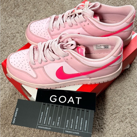 Nike Dunks Low Pink - Picture 2 of 3